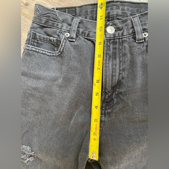 American Eagle super distressed high rise black cropped mom jeans - Picture 15 of 16